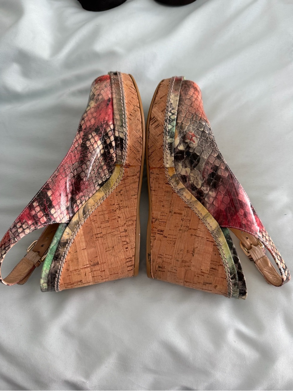 Stuart Weitzman Women's Embossed SnakeSkin Peep Toe Wedge Sandal - Picture 5 of 8
